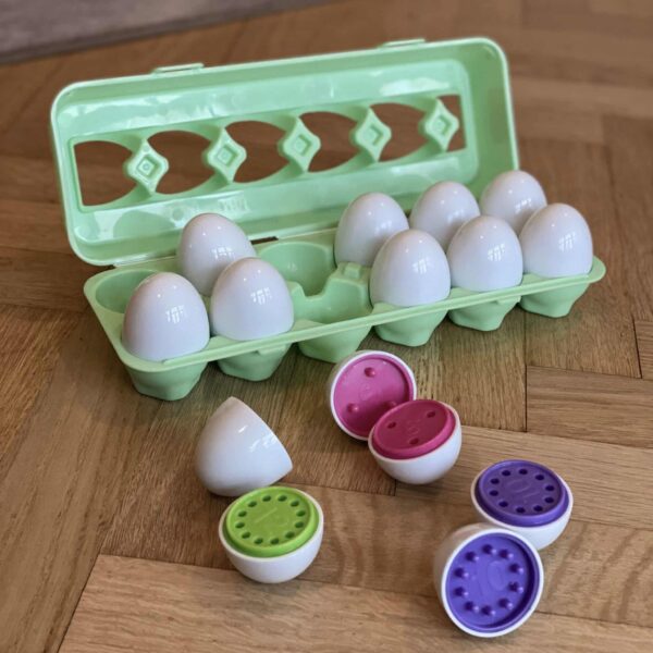 Color match eggs – TickiT