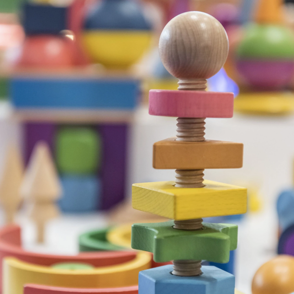 RAINBOW WOODEN SHAPE TWISTER