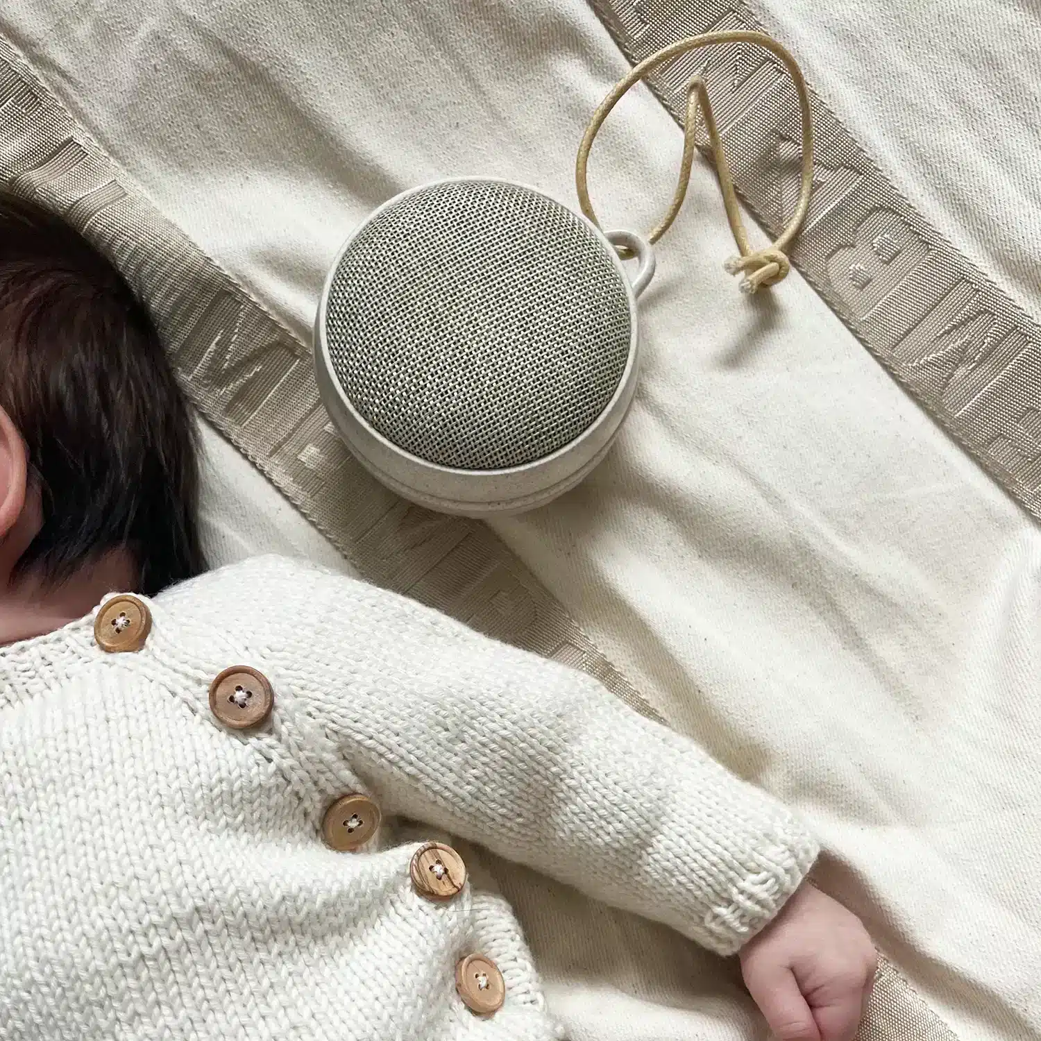 Membantu echo White Noise Speaker Wheat Echo01