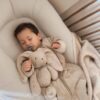 liewood-berto-kaninbamse-mist-med i barnevogn