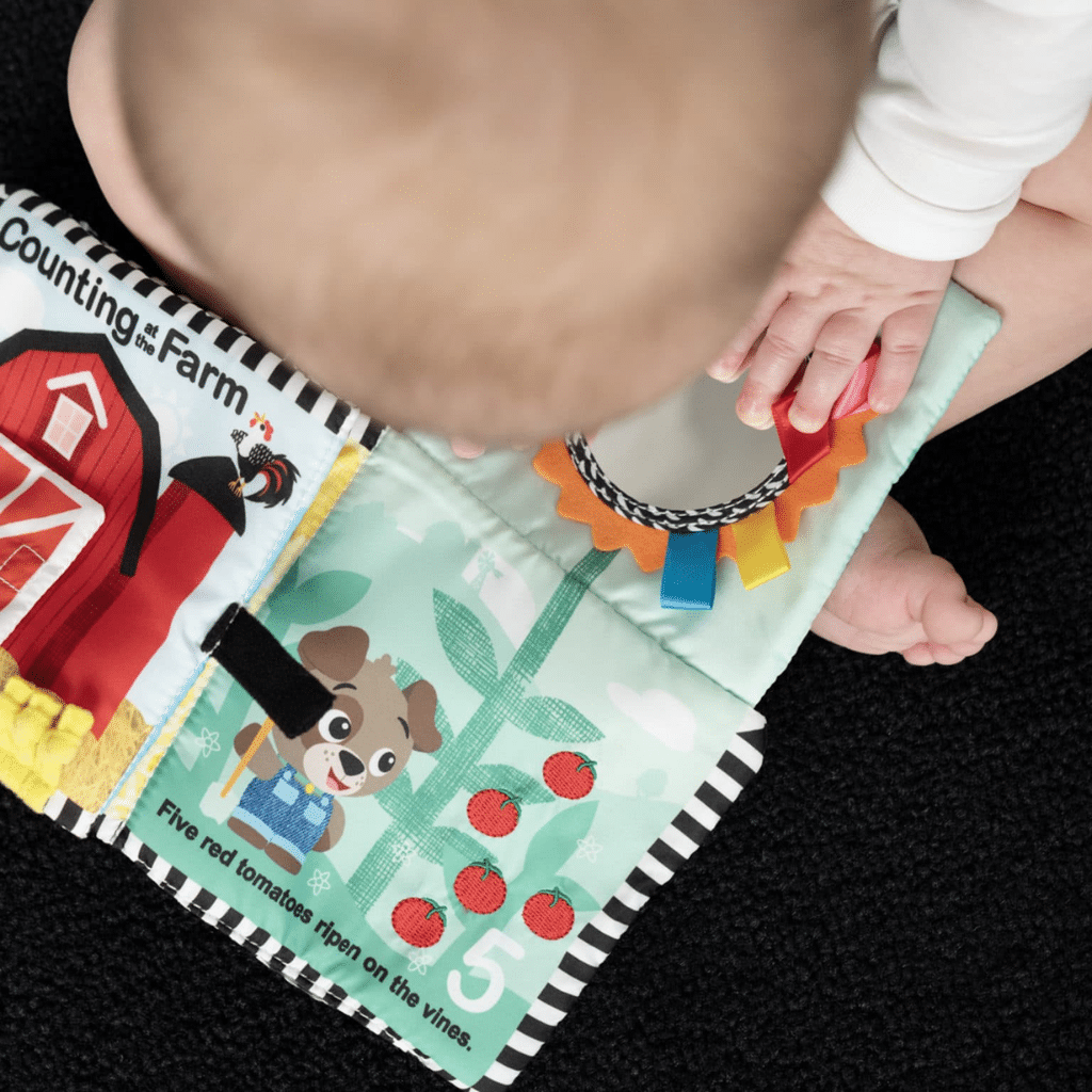 baby einstein BE-17303 Counting at the Farm™ blød aktivitetsbog