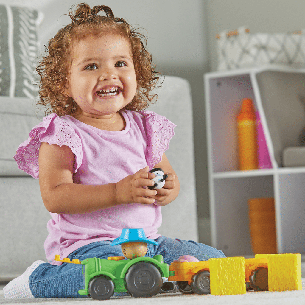 learning resources LER7746 Peeksville Haul and Seek Tractor