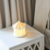 natlampe på sengebord. Carousel Night Light, Off-White - Cam Cam Copenhagen natlampe