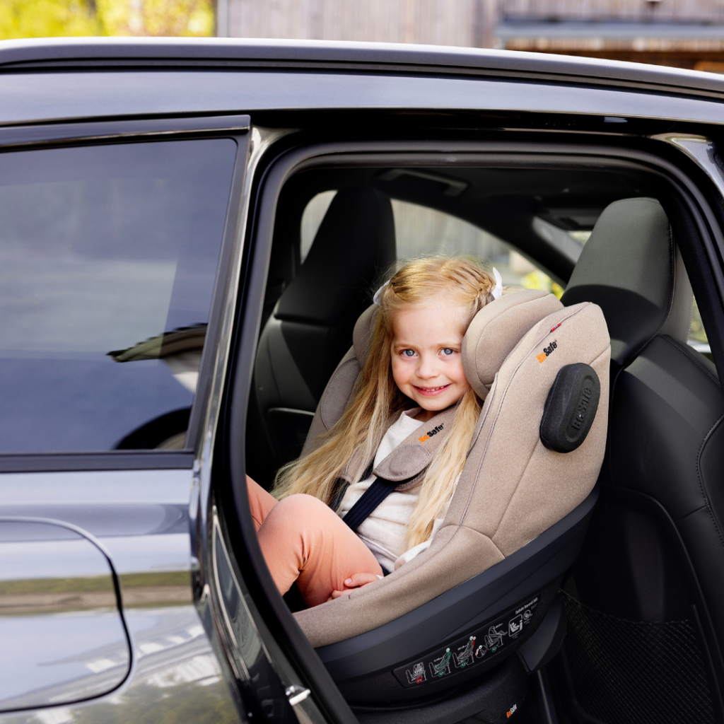 BeSafe Beyond2 360 Autostol 6 mdr til 6 år Dark Sand SoftBreeze