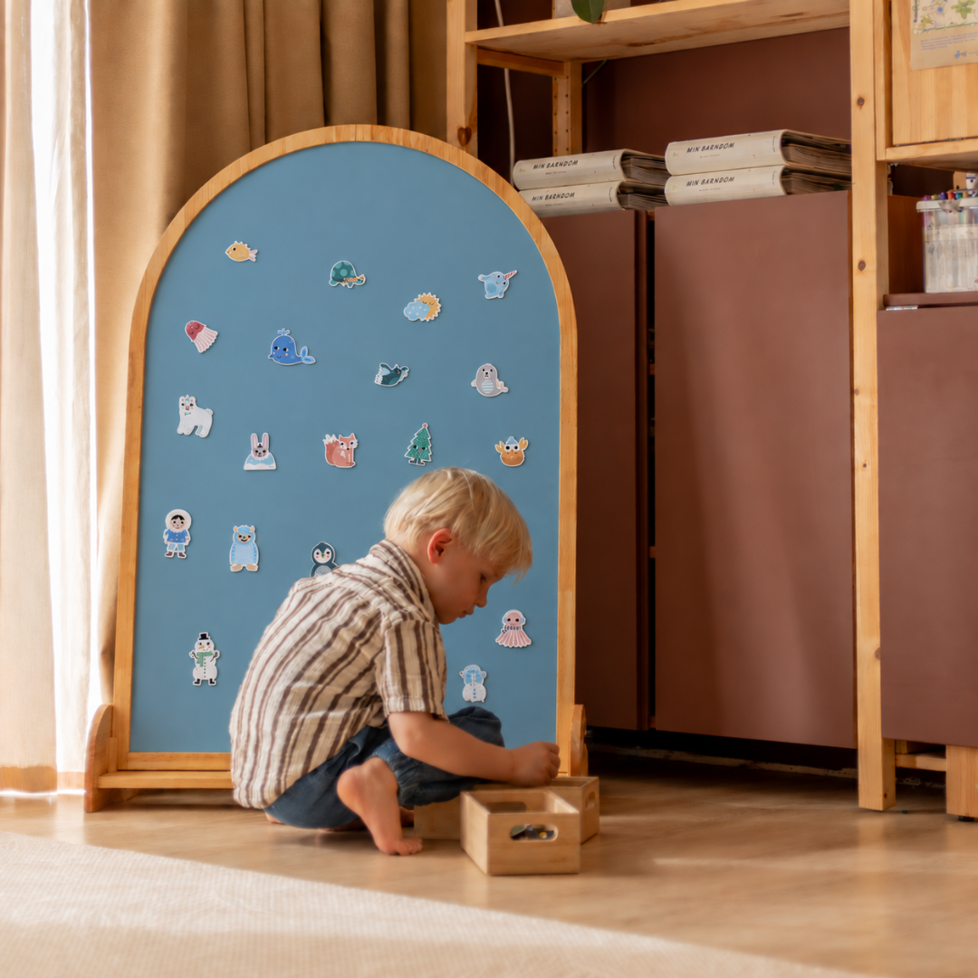 hemmingsen kids magnettavle i egetræ med magneter fra vilac