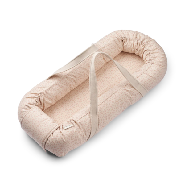 Liewood Gro babylift med print 2894 Mini Leo Sandy