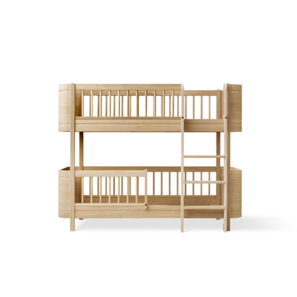 Oliver Furniture Wood Mini+ halvhøj køjeseng eg
