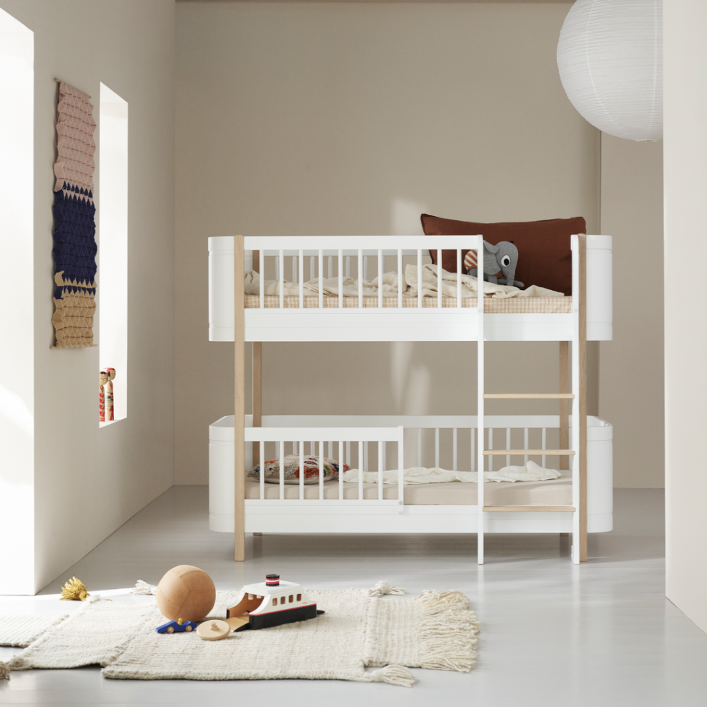 Oliver Furniture Wood Mini+ halvhøj køjeseng eg hvid