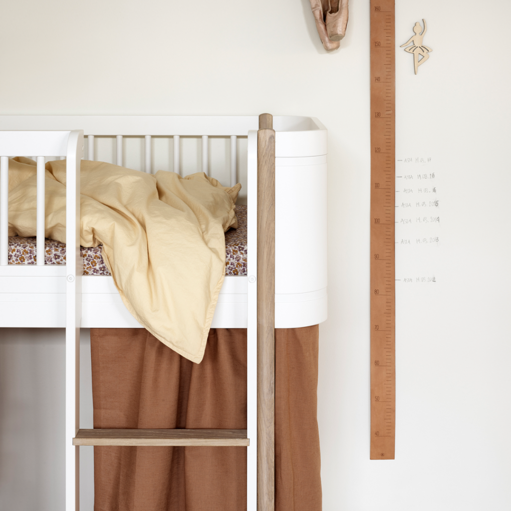 Oliver Furniture Wood Mini+ halvhøj køjeseng eg hvid