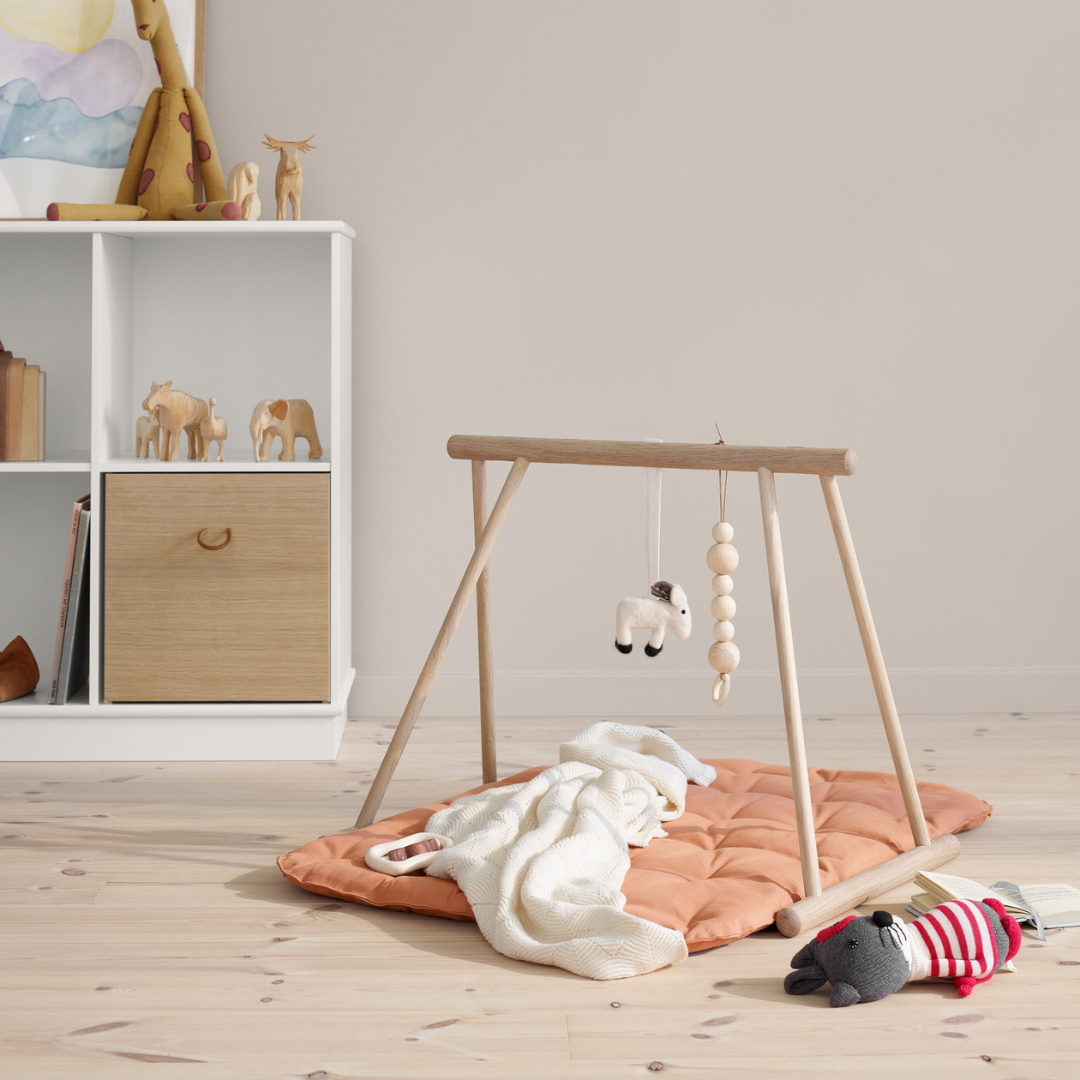 Oliver Furniture Wood baby gym i eg