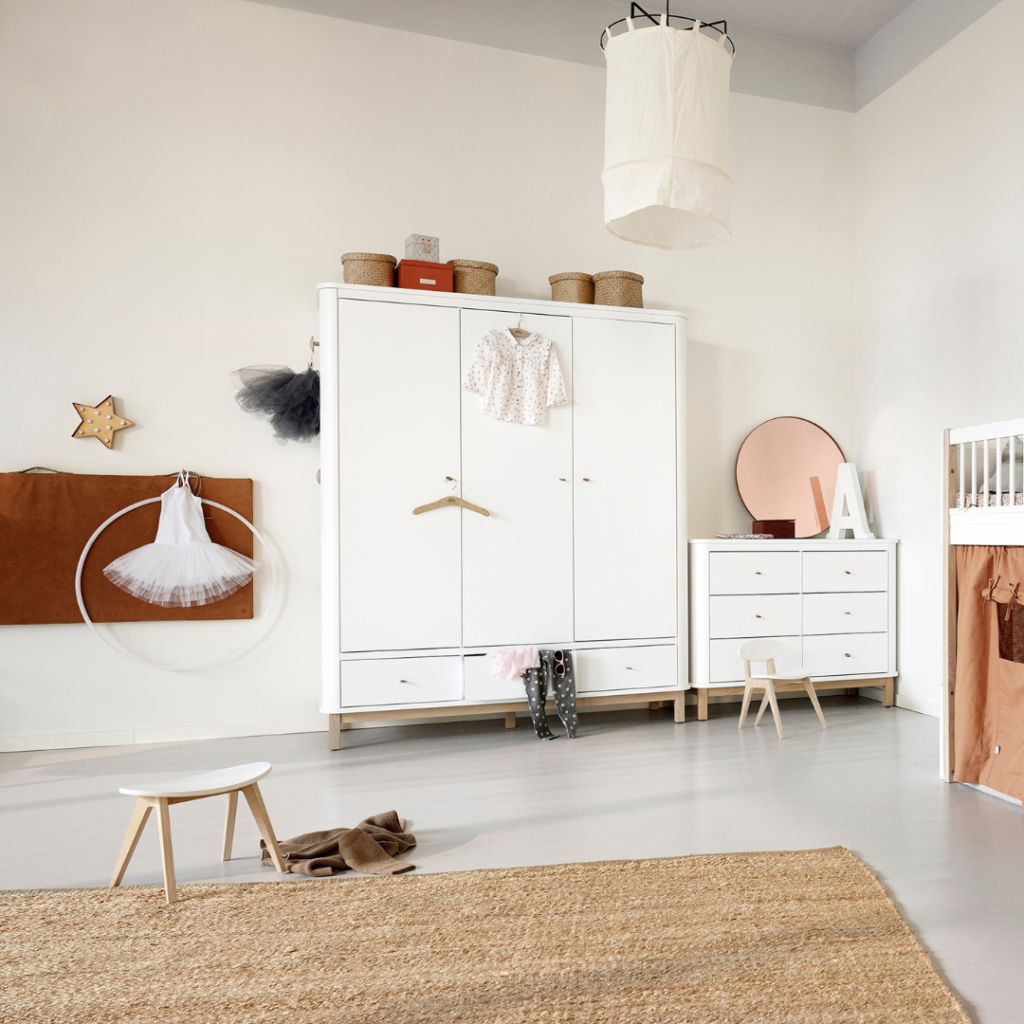Oliver Furniture Wood klædeskab 3 døre eg hvid