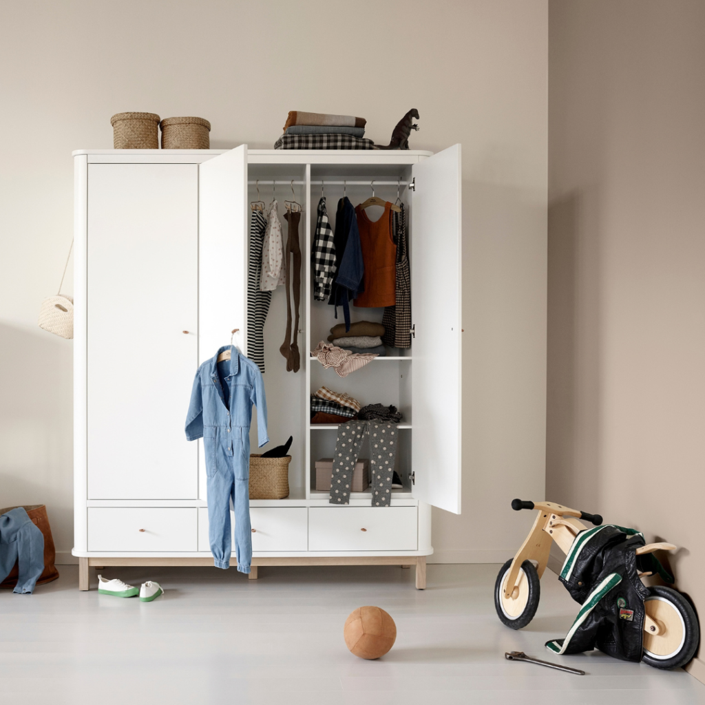 Oliver Furniture Wood klædeskab 3 døre eg hvid