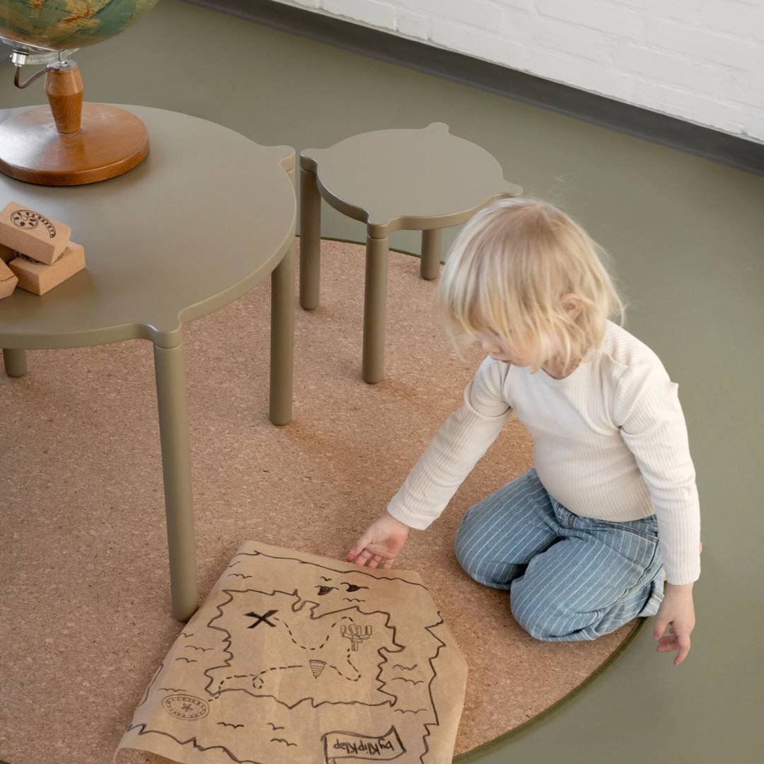 by KlipKlap Stabelbart Børnebord Taupe