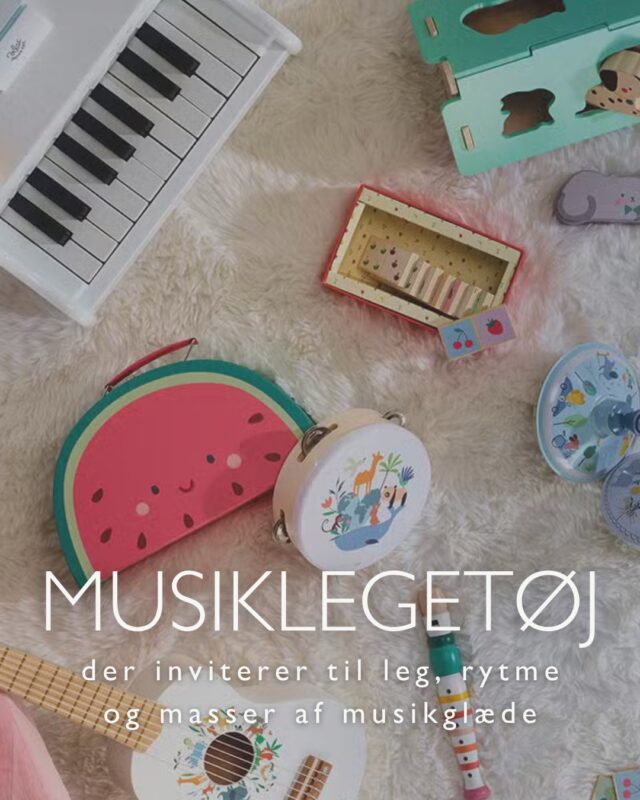 Musik er meget mere end bare sjove lyde🎶

Når børn spiller på instrumenter, udvikler de blandt andet rytmesans, finmotorik, koncentration og kreativitet – samtidig med at de har det sjovt.

Lad de små udforske trommer, xylofoner, maracas og andre skønne instrumenter, der inviterer til leg, sang og masser af musikglæde. Hvem ved? Måske gemmer der sig en lille musiker derhjemme🤎

Se vores udvalg af musikinstrumenter til børn og find favoritten til jeres næste musikstund✨