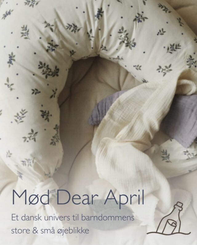Mød dear april 🌿

Vi er glade for at præsentere Dear April – Det
bedste valg for dig, der lægger vægt på de
materialer, der skal bruges tæt på dit barn hver dag.

Deres mange forskellige prints er håndmalede og
inspireret af naturen og hverdagens små øjeblikke.
Fra fine, enkle mønstre til legende motiver – et
univers med plads til både ro, farver og fantasi 🤍

Deres tanke er enkel: Køb mindre, vælg god
kvalitet, og giv gerne produkterne videre, når de
har gjort glæde hos dig.

Vi glæder os til at dele mere fra dear aprils univers med jer.